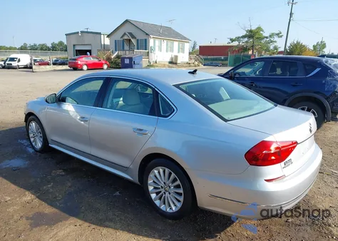 2016 Volkswagen Passat 1.8T Se z USA, uszkodzony, nr VIN 1VWBT7A3XGC054378